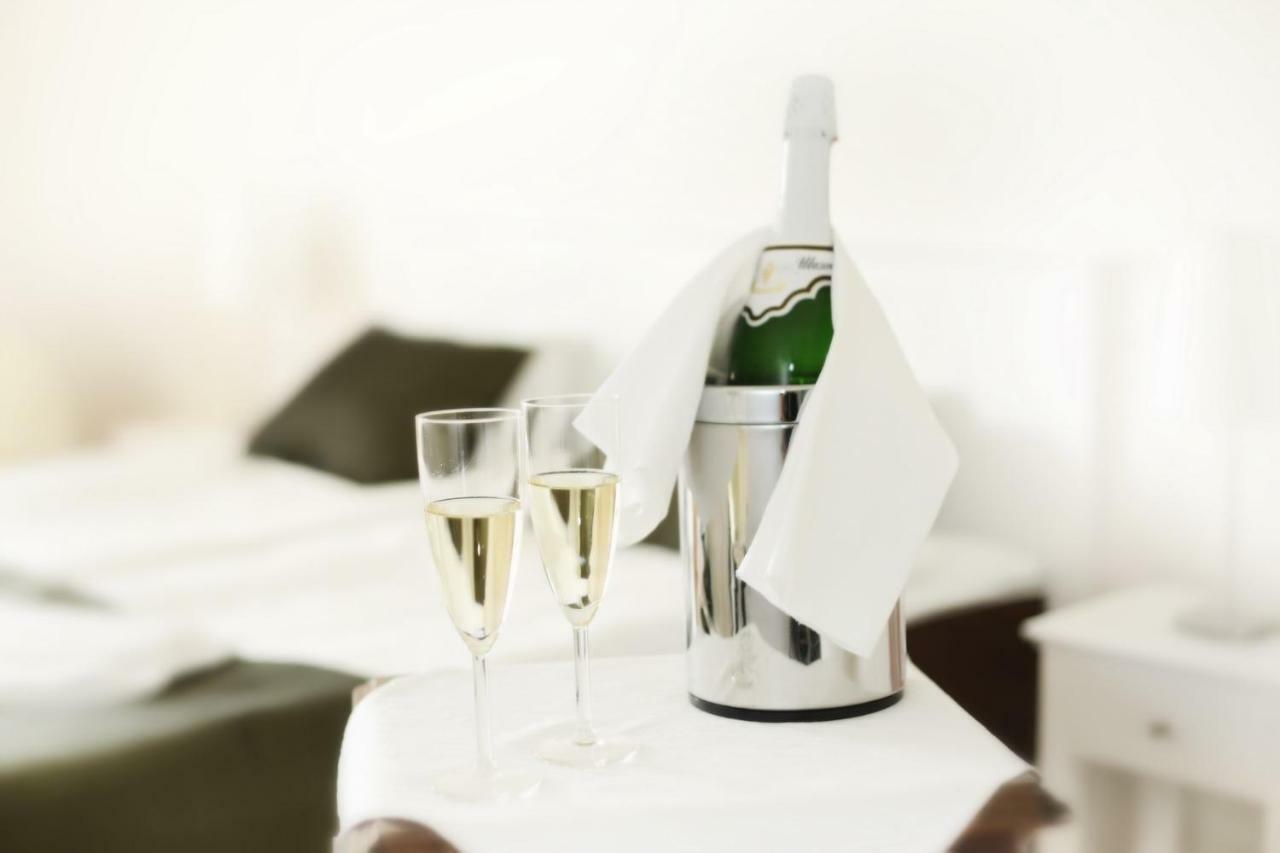 Yxnerum Hotell エクステリア 写真